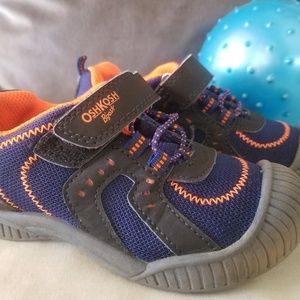 Oshkosh b'gosh boys athletic shoes.